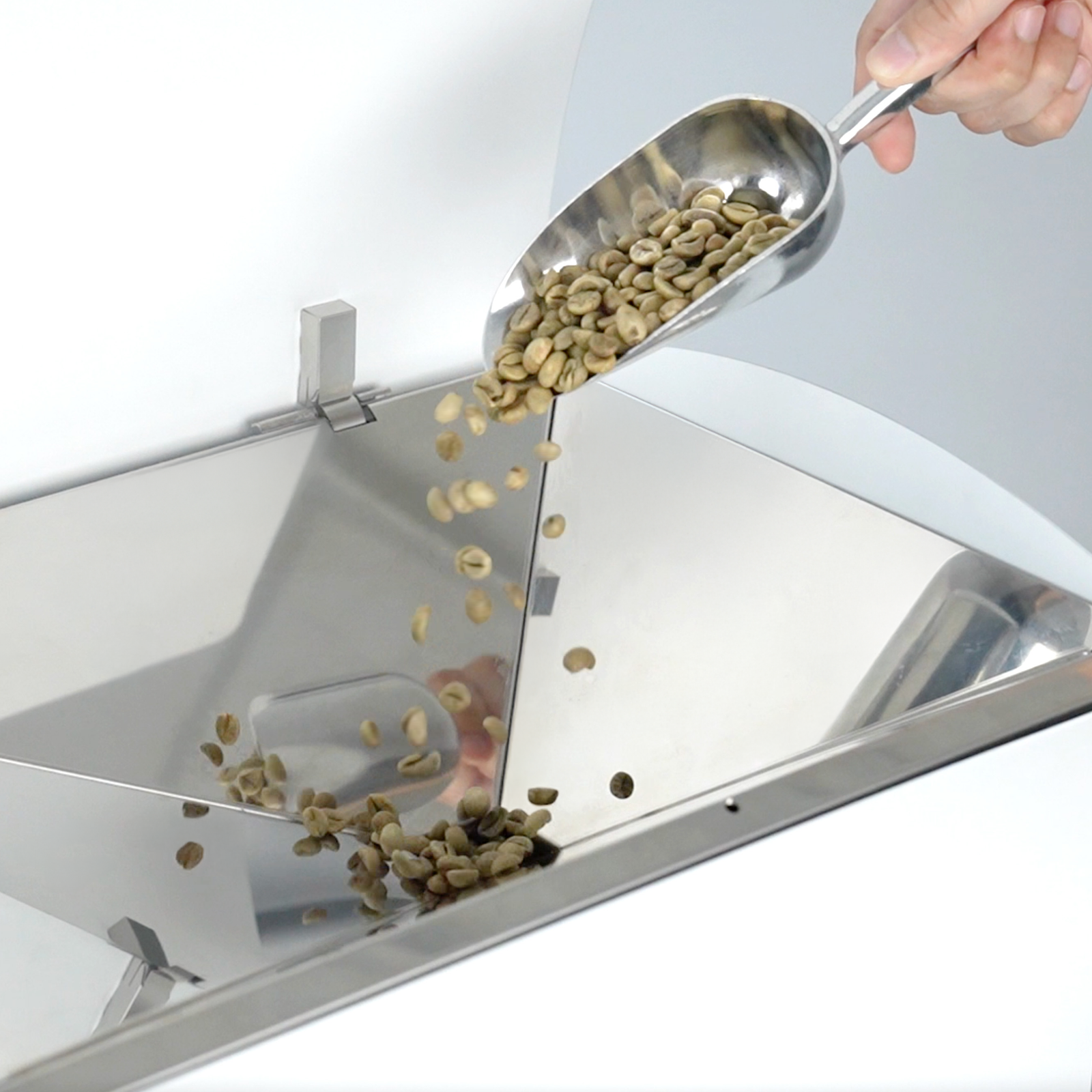 avercasso AI coffee bean sorter boosts sorting speed 5x, saving time and labor, ideal for peak harvest season efficiency.